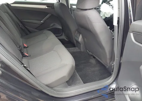 2018 Volkswagen Passat 2.0T R-Line/2.0T S z USA, uszkodzony, nr VIN 1VWAA7A34JC022647